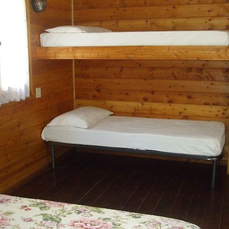 Camping Azzurro Браччано Экстерьер фото